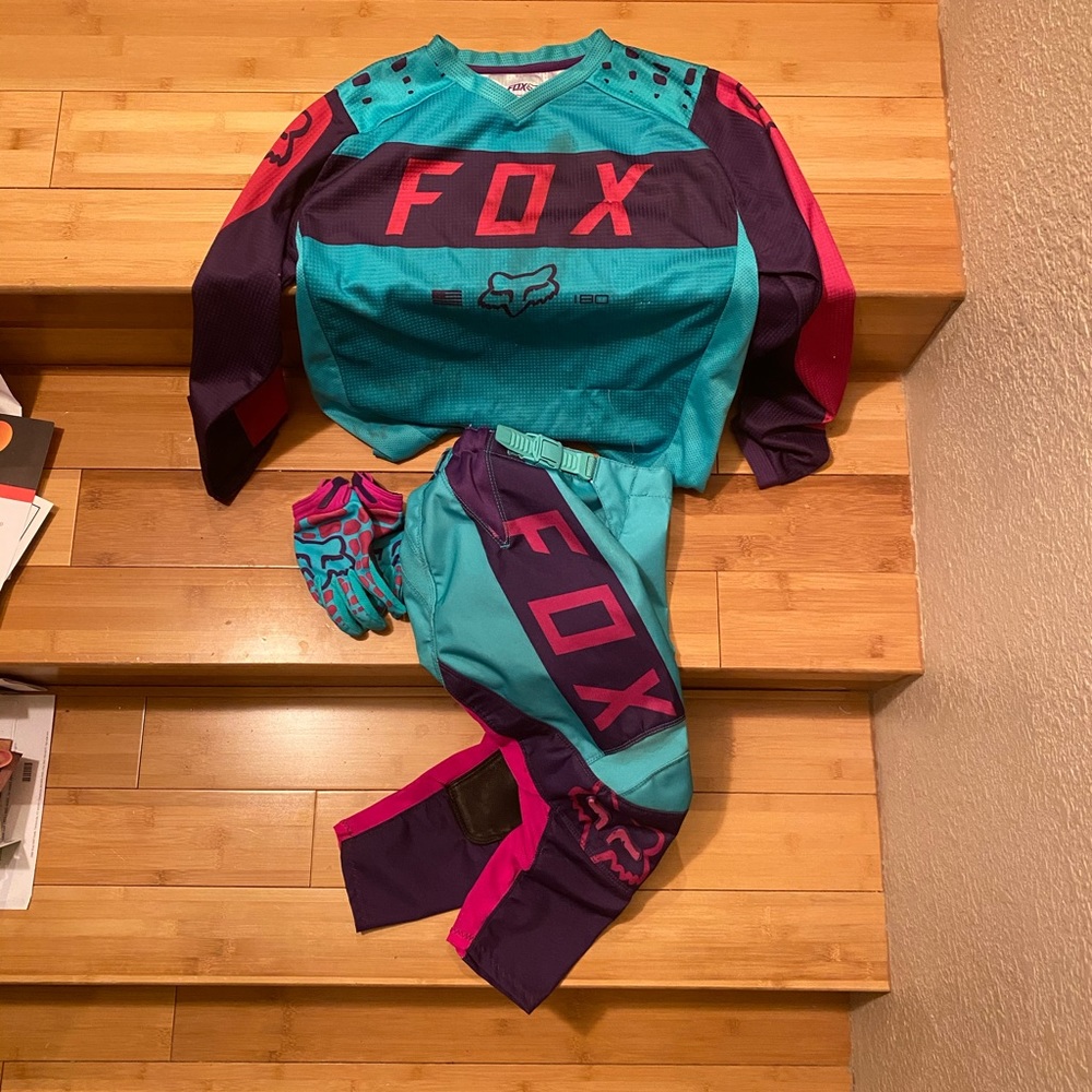 Fox riding gear for Youth Girls.